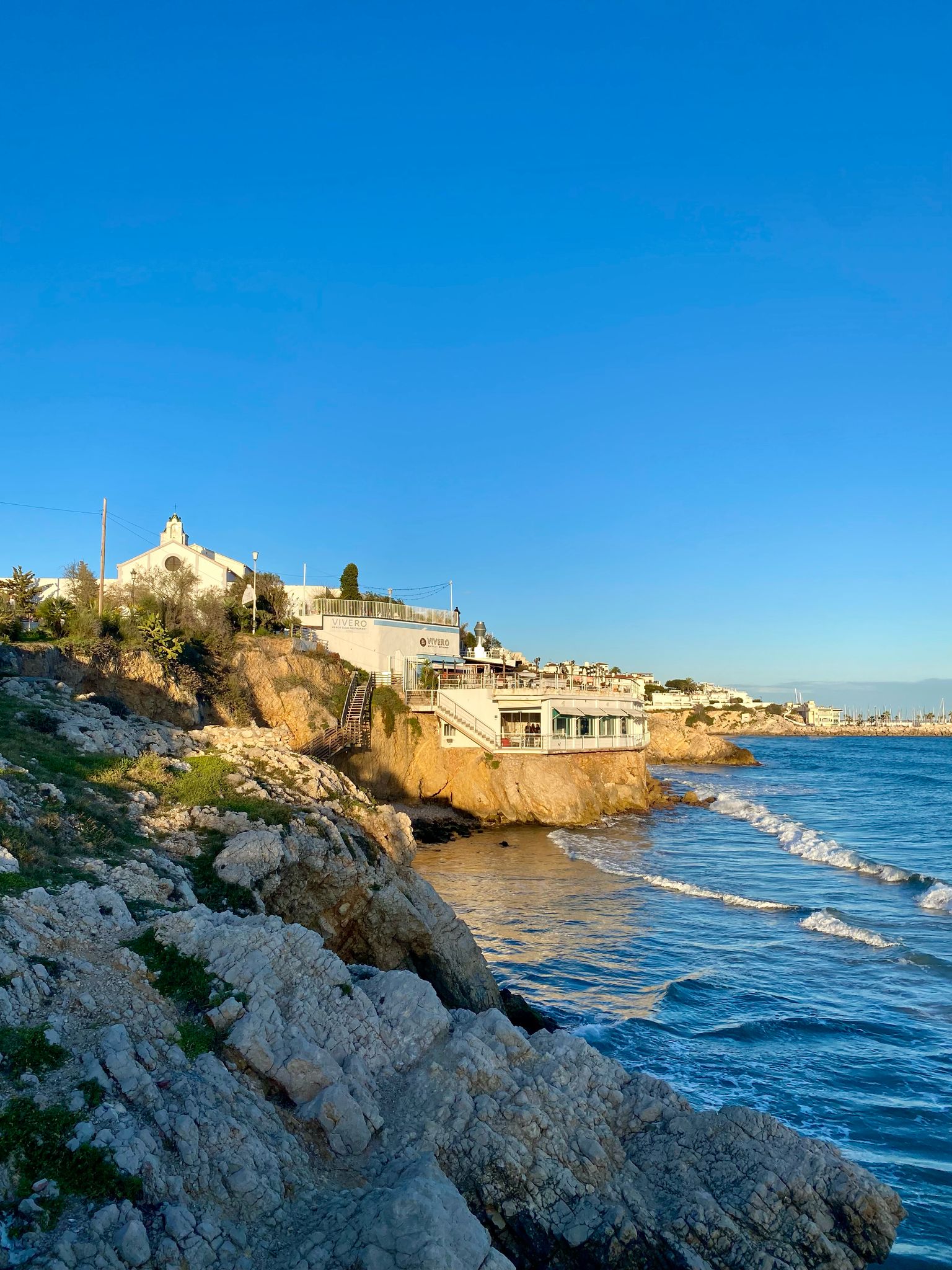 Retour d’expérience : Un séjour immersif et inspirant à Sitges, perle catalane
