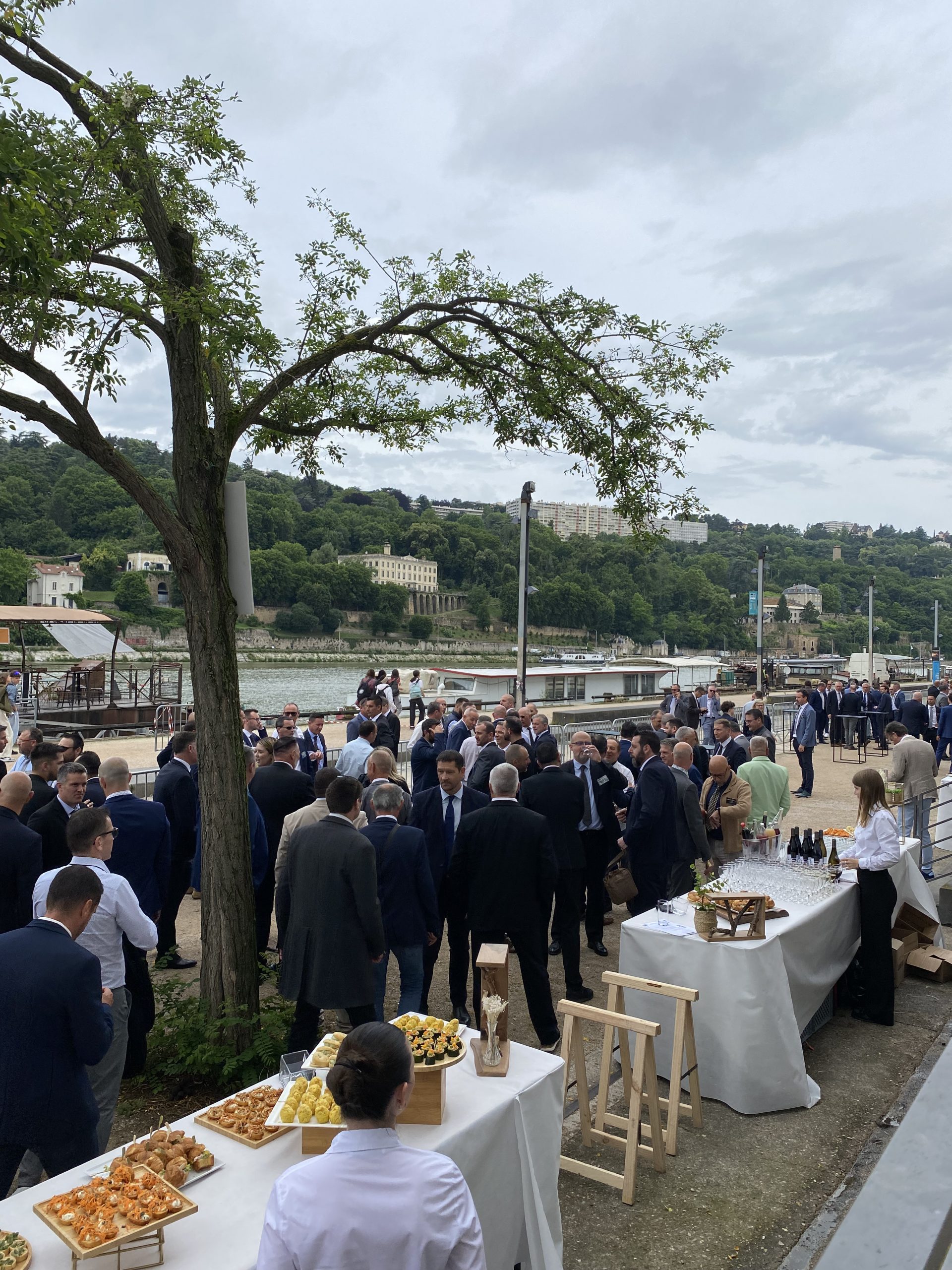 Fêter 50 ans de succès : une célébration mémorable au coeur de Lyon